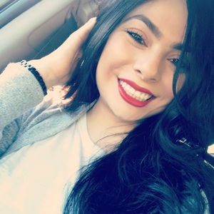 Meet your Posher, Alejandra